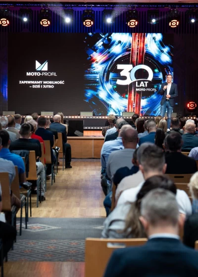 30 Jahre in der Branche: 9. ProfiAuto-Konferenz und Konferenz der Händlerpartner von Moto-Profil
